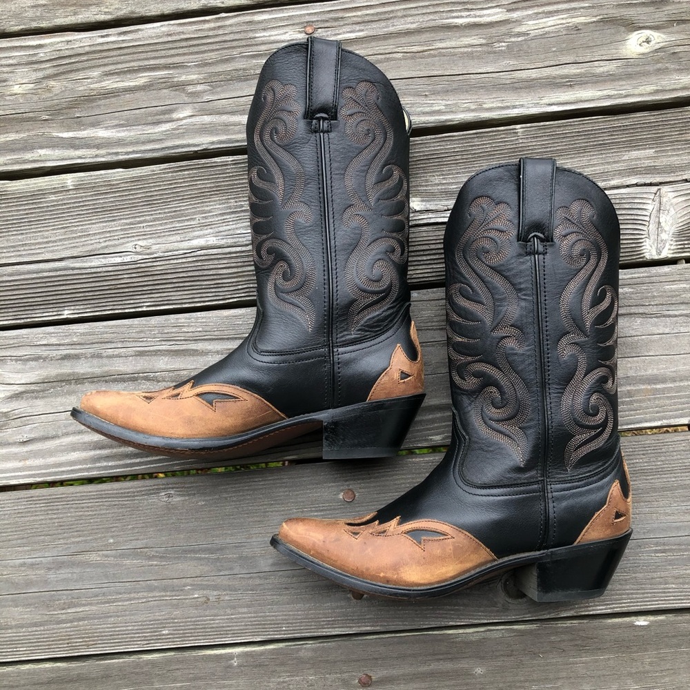 Durango two tone cowboy boots. Awesome shape!